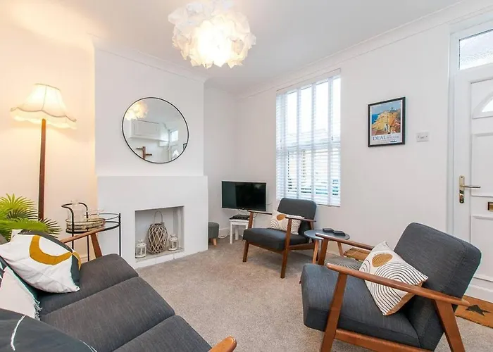 Coal Miners Cottage - Moments To Seafront
